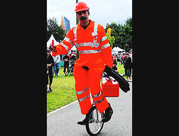 Mick the Mechanic Melbourne Juggler